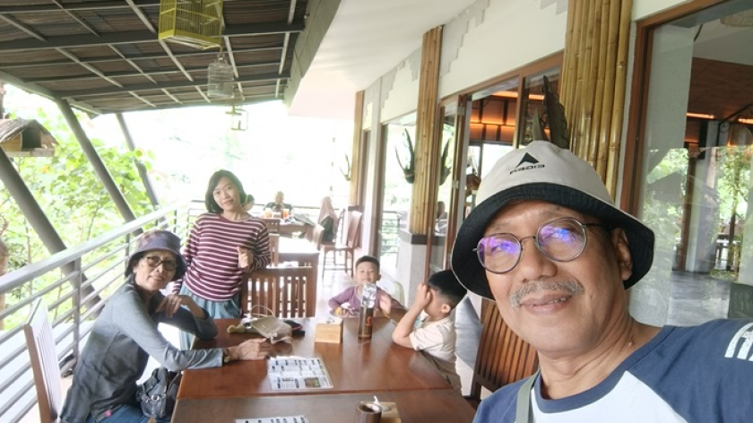 Liburan ke Ciwidey bersama keluarga. (Foto: Dokumentasi Kin Sanubary)