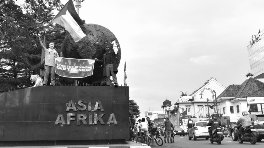 Aksi memperingati Nakba Day di Palestine Walk, Kota Bandung, Sabtu, 17 Mei 2025. (Foto: Abdullah Dienullah/BandungBergerak)