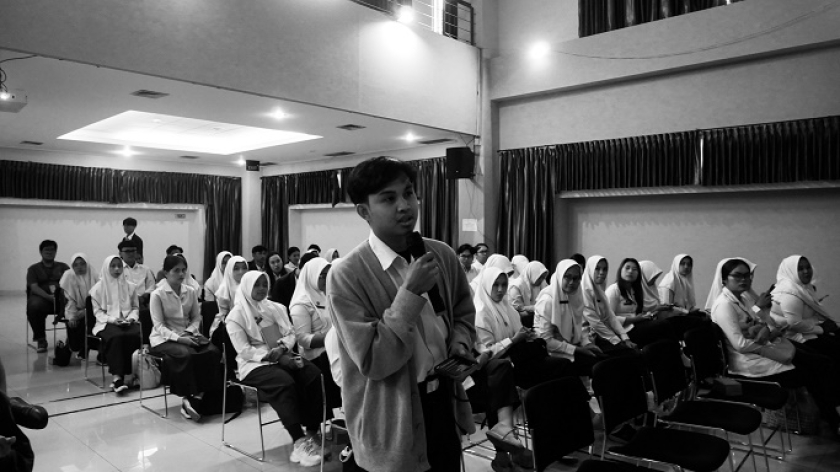 Acara diskusi buku A Giant Pack of Lies Part 2 – Kebohongan Besar Industri Rokok di Auditorium Poltekkes Bandung, Kamis, 22 Mei 2025. (Foto: Fitri Amanda/BandungBergerak)