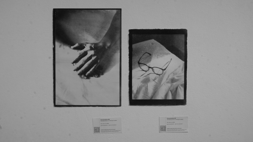 Conversations 2 dan Conversations 1, pameran tunggal The Heart Grows Flowers di Tjap Sahabat, Bandung, 15 Mei 2025. (Foto: Audrey Kayla/BandungBergerak)