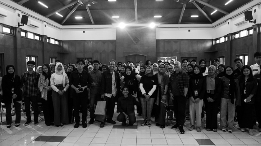 Peserta diskusi publik bertajuk Menjaga Eksistensi, Merawat Harmoni, Belajar dari Reportase tentang Kelompok Rentan, di Kampus UPI, Bandung, Rabu, 18 Juni 2025. (Foto: Fitri Amanda/BandungBergerak)