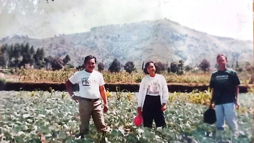 Lembang yang dahulu sangat lekat dengan pertanian, kini berubah menjadi tempat wisata kekinian. Lokasi cikole 1995. (Foto: Koleksi Mama Rie, Cikole, Lembang)