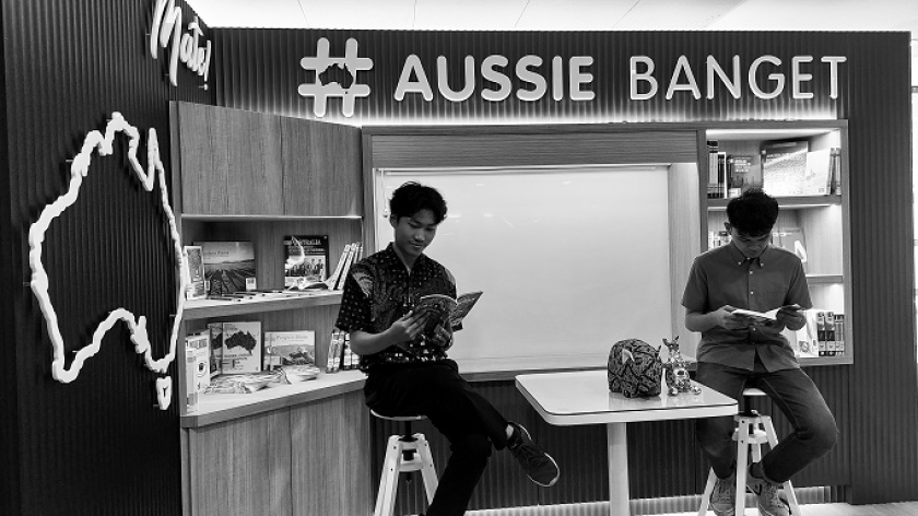 Peresmian AussieBanget Corner (ABC) di Perpustakaan ITB (Institut Teknologi Bandung), Selasa, 24 Juni 2025. (Foto: Awla Rajul/BandungBergerak)
