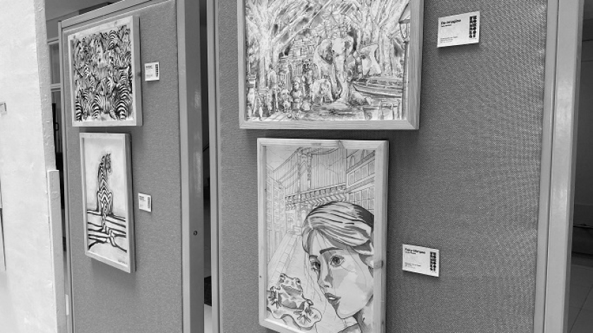 Pameran seni rupa bertajuk Fenomenologi Ruang di Lobby Utama Gedung FPSD UPI, Bandung, 15-20 Juni 2025. (Foto: Wilda Nabila Yoga/BandungBergerak)