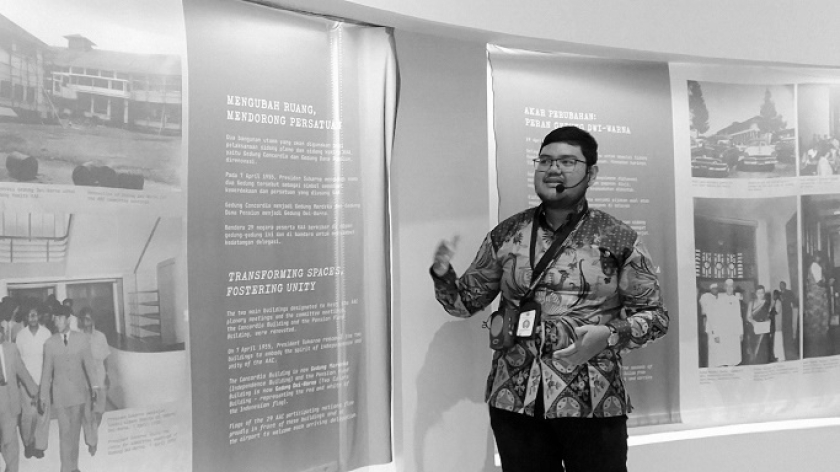Pameran Temporer Kuasa Kata di KAA Sketsa Sidang Komite (A Portrayal of Asian-African Solidarity) di Museum KAA, Bandung, Senin, 7 Juli 2025. (Foto: Salma Nur Fauziyah/BandungBergerak)
