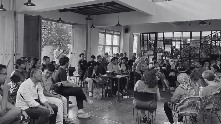 Lokakarya dan Diskusi Festival Koperasi Perumahan Bandung: Tetap Bisa Jajan Kopi, Tetap Bisa Punya Rumah, dan Senin Harga Gak Naik, Sabtu, 9 Agustus 2025. (Foto: Iklima Syaira/BandungBergerak)