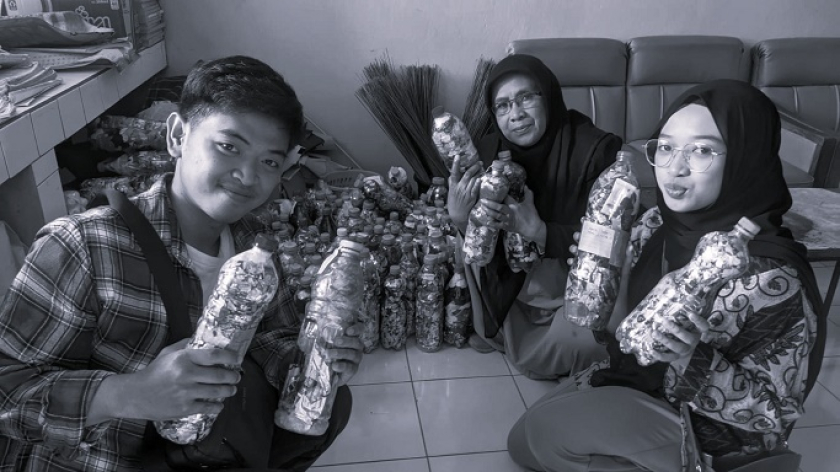 Hasil Karya Ecobrick Siswa SMP Muhammadiyah 3 Kadungora dari Pengelolaan Sampah, Jumat, 27 Juni 2025. (Foto: Ahmad Fazri)