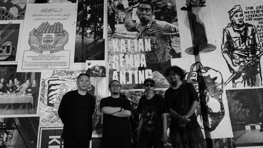 Tim Eksebisi Kolektif Distribusi Distorsi di Jalan Tamblong Dalam, Bandung, 22-24 Agustus 2025. (Foto: Audrey Kayla Fachruddin/BandungBergerak)