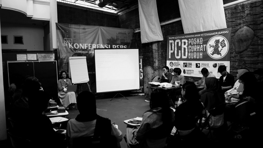 Kelas Liar 8  di LBH Bandung, Sabtu, 4 Oktober 2025. Memotret realitas dunia kerja dari sudut pandang orang muda. (Foto: Fitri Amanda/BandungBergerak)