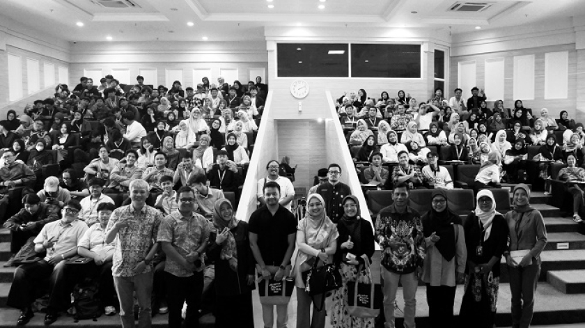 Peserta lokakarya Penulisan dan Cerita Inspiratif yang digelar Astra dan Indonesian Institute of Journalism (IIJ) di Universitas Islam Bandung (Unisba), Senin, 13 Oktober 2025. (Foto: Fitri Amanda/BandungBergerak)