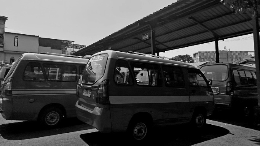 Angkot Margahayu-Ledeng, 10 Oktober 2025. Angkot di Bandung semakin terpinggirkan. (Foto: Rita Lestari/BandungBergerak)