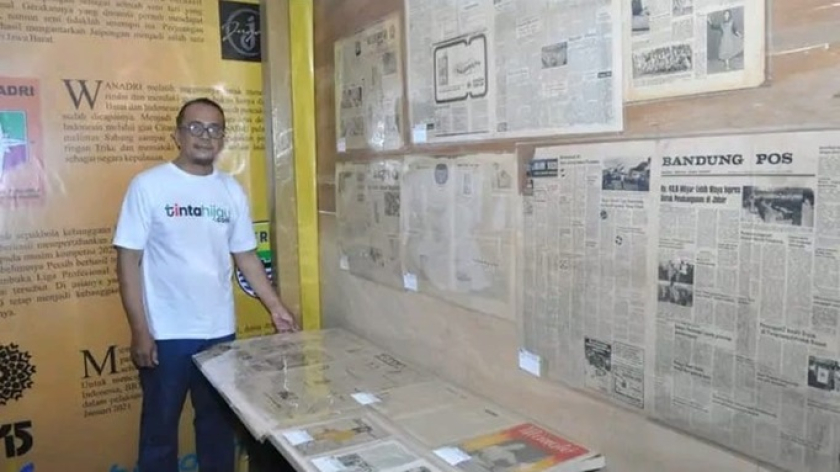 Koleksi surat kabar lawas yang dipamerkan dalam acara Milestone Kota Bandung 215. (Foto: Dokumentasi Kin Sanubary)