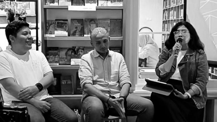 Diskusi Peran Media dalam Rangkaian Gerakan Sosial di Indonesia di Perpustakaan Bunga di Tembok, Bandung, Rabu, 10 Desember 2025. (Foto: Instagram BandungBergerak)