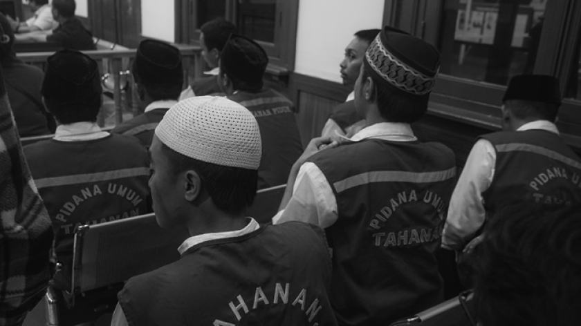 Suasana persidangan demonstrasi Agustus di PN Bandung, 14 Januari 2026. (Foto: Virliya Putricantika/BandungBergerak)