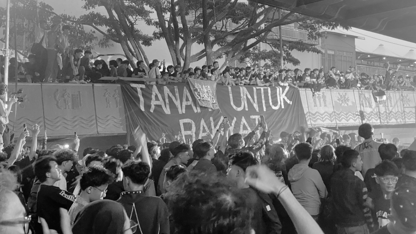 Di venue konser di ruang publlik, musik beririsan dengan isu keseharian warga. (Foto: Yopi Muharam/BandungBergerak)