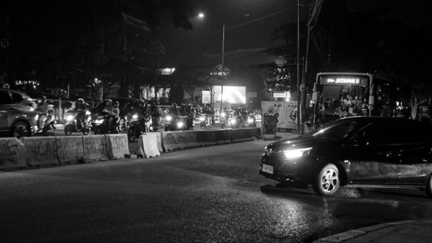Penutupan Jalan Diponegoro, Bandung, 14 Juli 2026. (Foto: Insan Radhiyan/BandungBergerak)