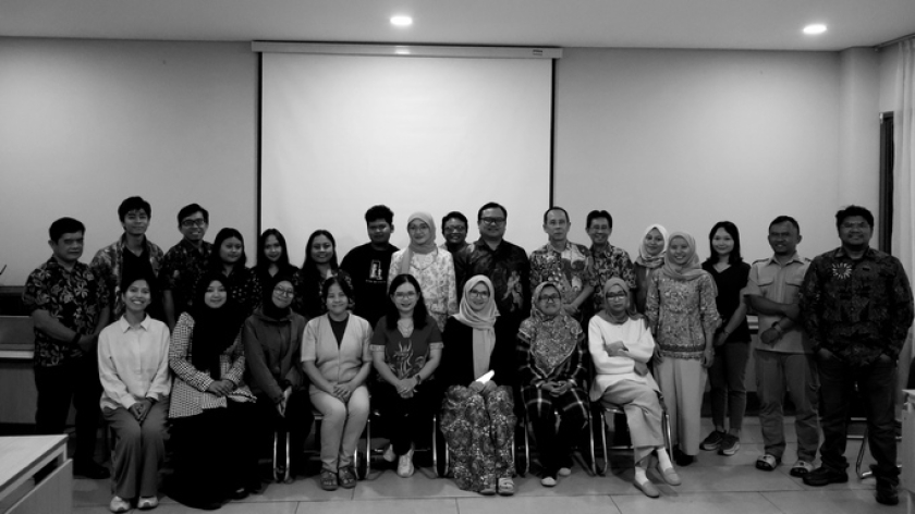Lokakarya Pemuka Agama untuk Toleransi dan Keberagaman (PAGUNEMAN), yang digelar Jaringan Kerja Antar Umat Beragama (JAKATARUB) bersama Forum Lintas Agama Deklarasi Sancang (FLADS) di Ruang Maria, Bumi Silih Asih, Bandung, Jumat, 31 Juli 2026. (Foto: Femmi Trimartsyah/BandungBergerak)
