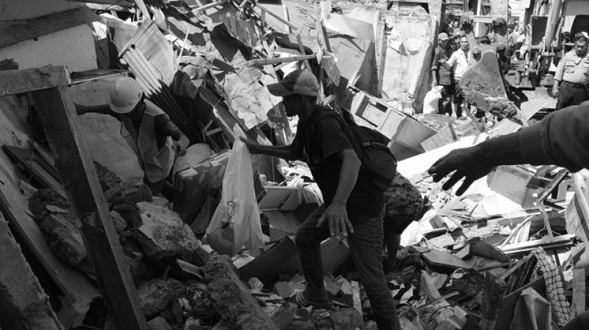 Dampak ledakan pipa PDAM Tirtawening Bandung di Cibangkong Lor, Kelurahan Cibangkong, Kecamatan Batununggal, 6 Juni 2024. (Foto: Prima Mulia/BandungBergerak)