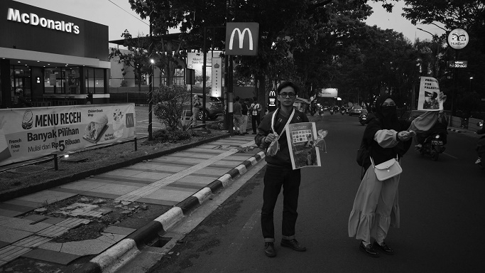 Seruan Boikot Restoran Cepat Saji yang Terafiliasi dengan Israel Menggema di Bandung – BandungBergerak.id 