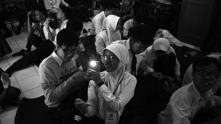 Murid baru mengikuti MPLS secara gabungan di SLBN A Pajajaran Balai Rehabilitasi Sosial Penyandang Disabilitas Netra di Bandung, 15 Juli 2024. (Foto: Prima Mulia/BandungBergerak)