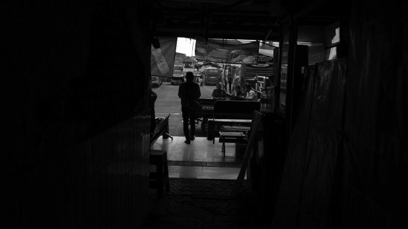 Lorong di Terminal Cicaheum, Bandung, Jumat, 26 Juli 2024. (Foto: Prima Mulia/BandungBergerak.id) 