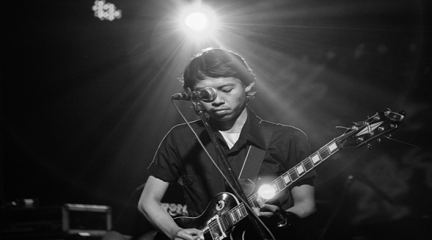 Personel dari band The Patrolice saat tampil di acara One Day With Journalistic yang diselenggarakan, Keluarga Mahasiswa Jurnalistik, Universitas Islam Bandung, 2019 lalu. (Foto: Boy Firmansyah Fadzri)