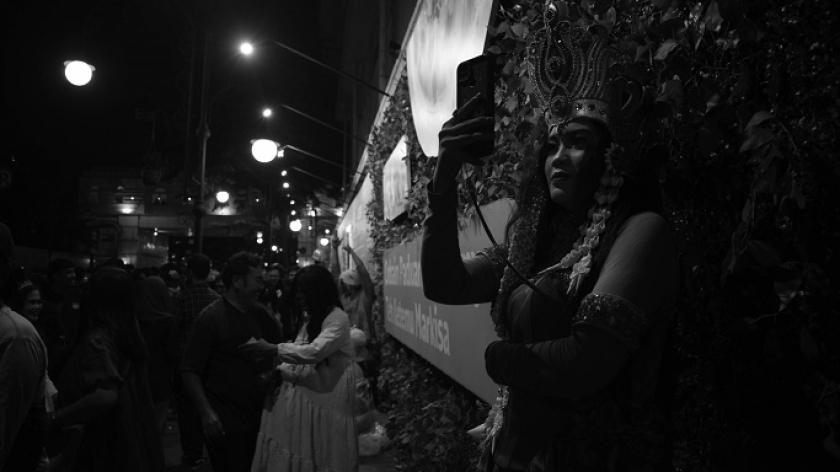 Cosplay hantu di Alun-alun Bandung, 31 Desember 2024. (Foto: Prima Mulia/BandungBergerak)