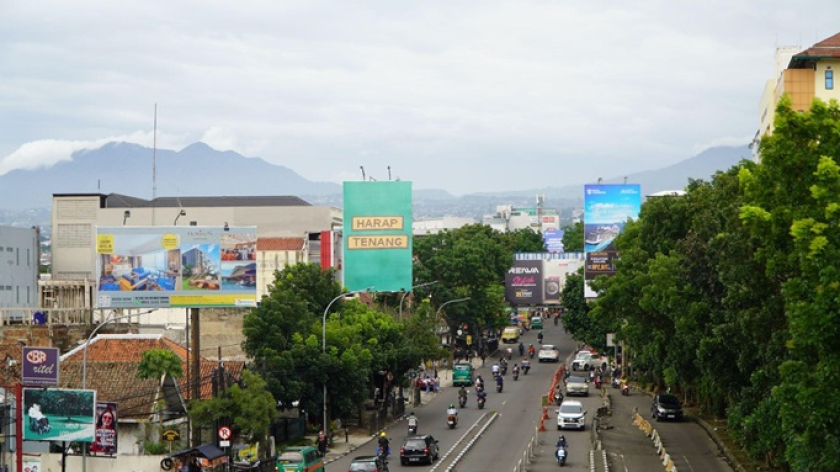 Salah satu ruas jalan di Kota Bandung. (Foto: Dokumentasi Egia Azhari Sitepu, Muhammad Rafi Hidayat, dan Nugraha)