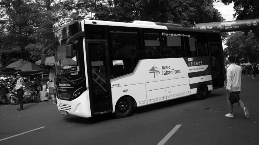 Peluncuran Metro Jabar Trans, bus yang sebelumnya bernama Bus Rapid Transit (BRT) Bandung Raya, 2 Januaroi 2025. (Foto: Prima Mulia/BandungBergerak)
