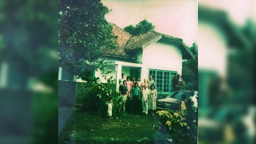 Keluarga Hutabarat di Sunny Home tahun 1980-an. (Foto: Koleksi Basrul Hutabarat)