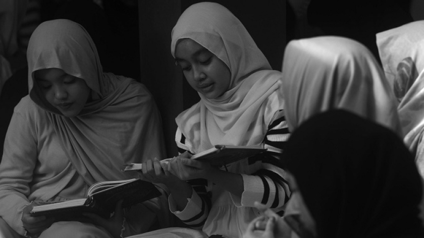 Lahan SMANSA Bandung digugat Perkumpulan Lyceum Kristen. Pihak sekolah menggelar doa bersama, 7 Maret 2025. (Foto: Prima Mulia/BandungBergerak)