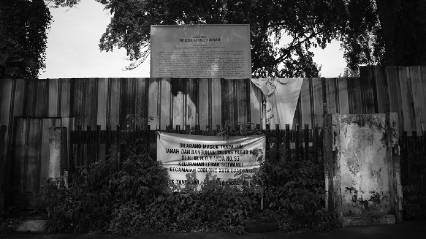 Lahan bekas SMAK Dago, Bandung, 7 Maret 2025. Sekolah ini juga bersengketa dengan Perkumpulan Lyceum Kristen. (Foto: Prima Mulia/BandungBergerak)
