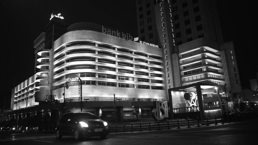Kantor bank BJB di Jalan Naripan - Braga, 10 Maret 2025. (Foto: Prima Mulia/BandungBergerak)