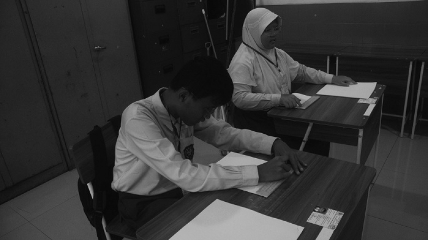 Ujian murid SLB Negeri A Pajajaran, Wyata Guna, Bandung, Jumat, 16 Mei 2025. (Foto: Prima Mulia/BandungBergerak)