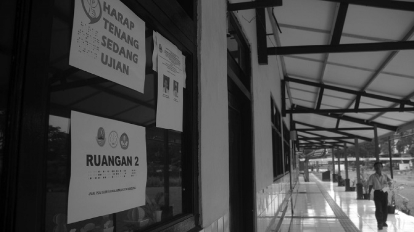Ujian murid SLB Negeri A Pajajaran, Wyata Guna, Bandung, Jumat, 16 Mei 2025. (Foto: Prima Mulia/BandungBergerak)