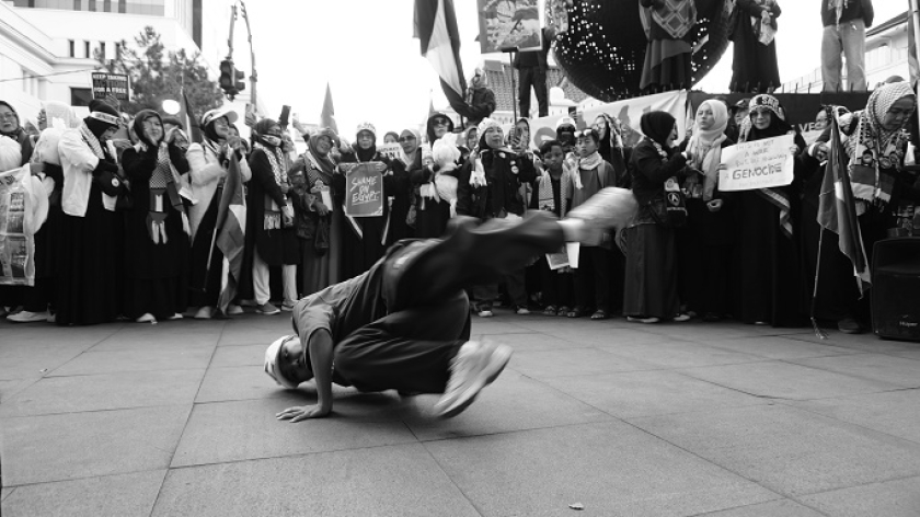 Aksi turun ke jalan bertajuk solidaritas untuk Palestina, di Bandung, Minggu, 15 Juni 2025. (Foto: Audrey Kayla/BandungBergerak)