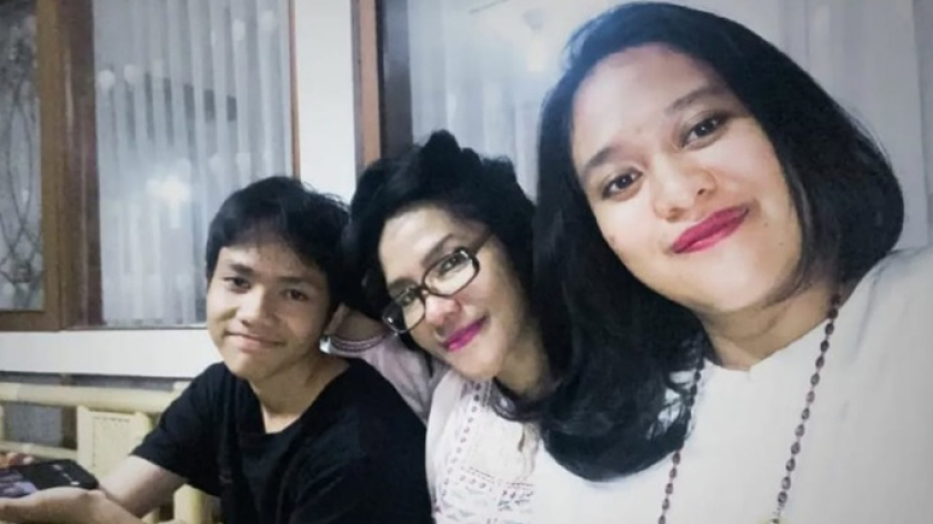 Yanti Rangkuti bersama buah hatinya, Agya dan Faza Rahim. (Foto: Dokumentasi Kin Sanubary)
