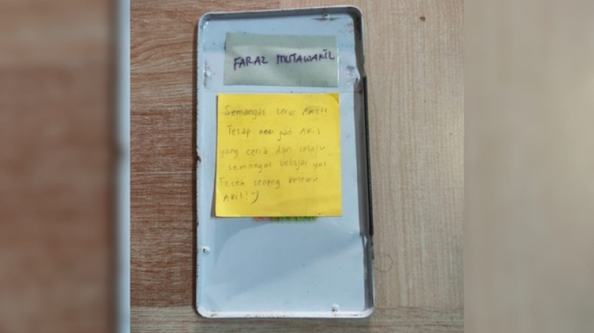 Tulisan motivasi, pesan dari salah satu Guru Les di Rumah Belajar Musi. (Foto: Ibn Ghifarie)