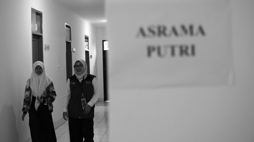 Asrama Sekolah Rakyat tingkat SMA kelas X di komplek kampus Politeknik Kesejahteraan Sosial, Bandung, 14 Juli 2025. (Foto: Prima Mulia/BandungBergerak) 