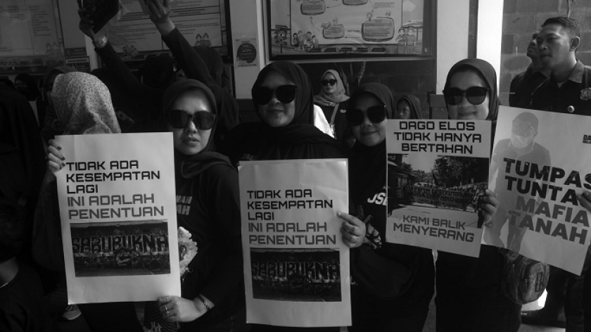 Warga Dago Elos mendatangi Kantor Agraria dan Pertanahan (ATR/BPN) Bandung berkaitan dengan konflik agraria 5 Agustus 2025. (Foto: Prima Mulia/BandungBergerak)