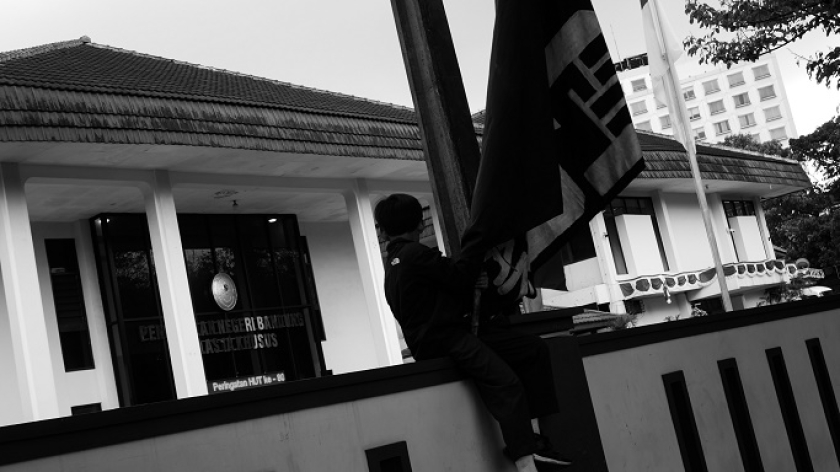 Anak Dago Elos saat pengajuan Peninjauan Kembali 2 di Pengadilan Negeri Bandung, Selasa, 19 Agustus 2025. (Foto: Fitri Amanda/BandungBergerak) 