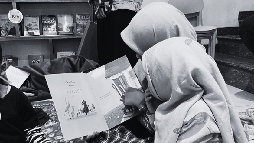 Acara Bermain dan Bercerita bersama Litara di Perpustakaan Bunga di Tembok, Jum’at, 15 Agustus 2025. (Foto:Nabilah Ayu Lestari/BandungBergerak)