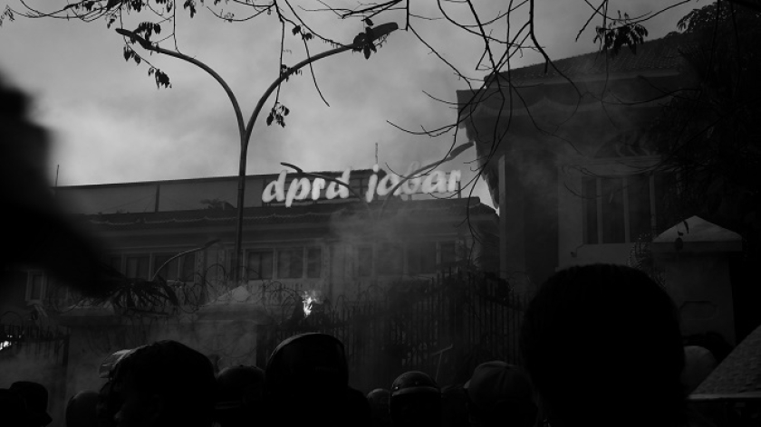 Demonstrasi di sekitar Gedung DPRD Jawa Barat, Bandung, Jumat, 28 Agustus 2025. (Foto: Fitri Amanda/BandungBergerak)