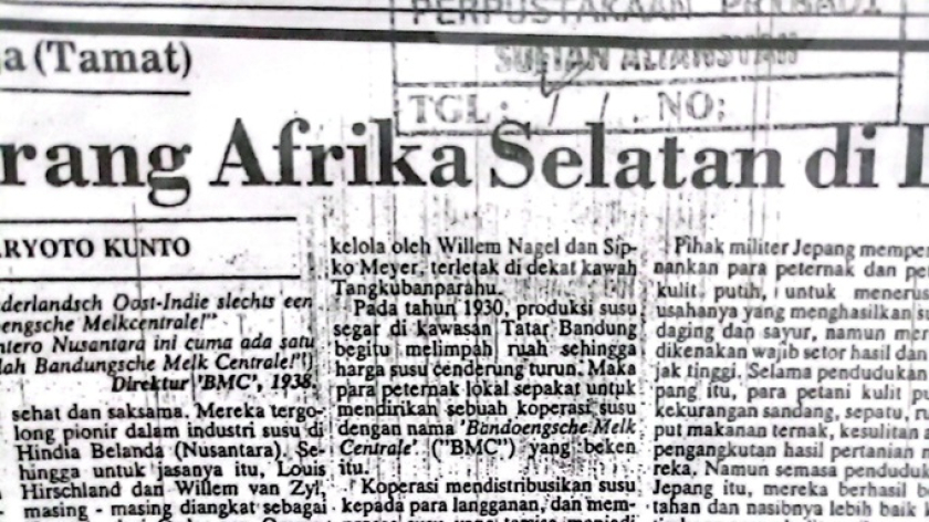 Penggalan tulisan Haryoto Kunto berjudul Mayat Orang Afrika di Lembang, Luka di Ujung Senja, yang terbit di Harian Umum Pikiran Rakyat, pada Minggu, 27 Mei 1990. (Foto: Koleksi Malia Nur Alifa) 