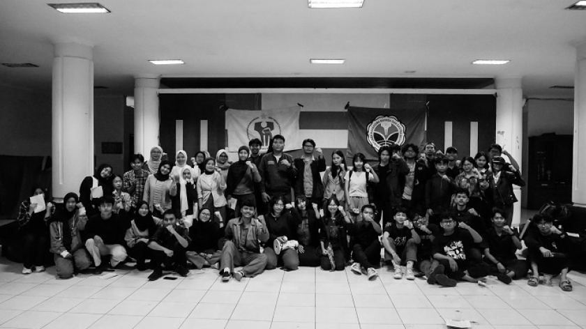 Himpunan Mahasiswa Satrasia FPBS Universitas Pendidikan Indonesia menggelar diskusi tentang KUHAP bertajuk Langkah Melawan Fasisme dan Bagaimana KUHAP Menghambatnya di UPI Bandung, Selasa, 9 September 2025. (Foto: Fitri Amanda/BandungBergerak)