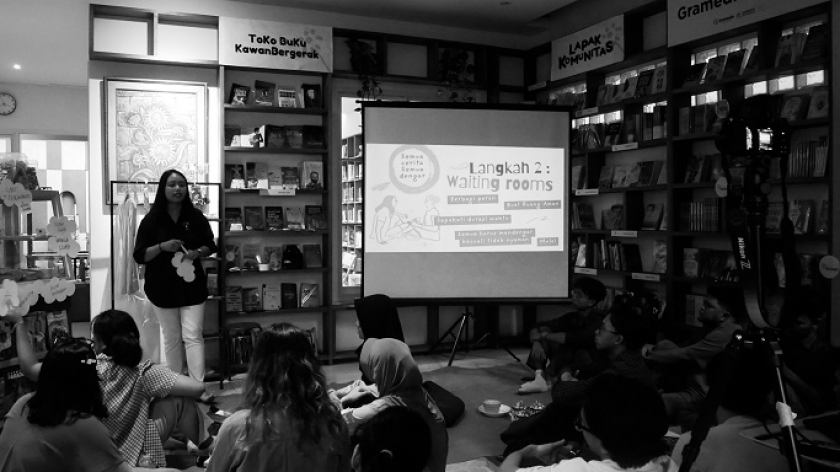 Kelas Liar 6 tentang Kesehatan Mental di Perpustakaan Bunga di Tembok, Bandung, Sabtu, 20 September 2025. (Foto: Fitri Amanda/BandungBergerak)