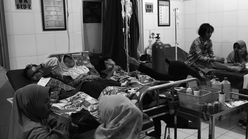 Korban keracunan MBG di Poned Puskesmas Cipongkor, Kabupaten Bandung Barat, 24 September 2025. (Foto: Prima Mulia/BandungBergerak)