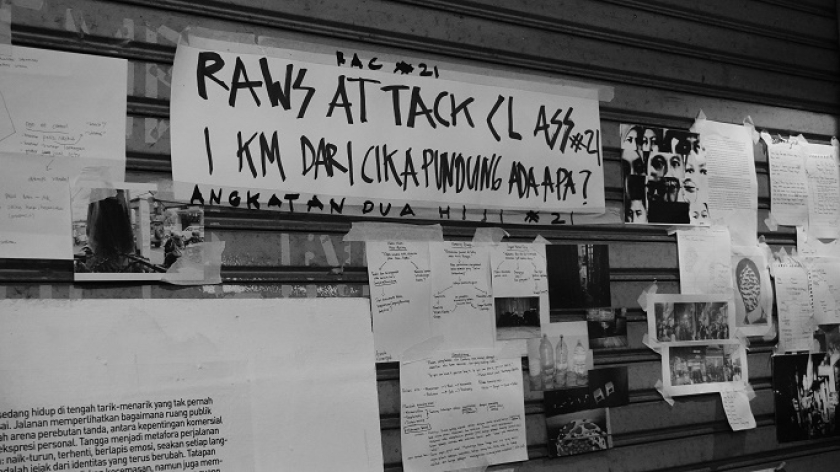 Pameran tugas akhir RAWS Attack Cl Ass (RAC) Angkatan 21 bertajuk Tarikan antara Akar dan Perjalanan di Pasar Antik Cikapundung, Bandung, 20 September 2025. (Foto: Audrey Kayla/BandungBergerak)