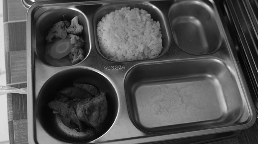 Menu MBG di SMPN 1 Cisarua, Kabupaten Bandung Barat, 14 Oktober 2025. (Foto: Prima Mulia/BandungBergerak)
