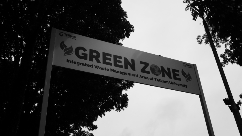 Lokasi pemilahan sampah di kampus Telkom University, Bandung, 3 Oktober 2025. (Foto: Fitri Amanda/BandungBergerak)